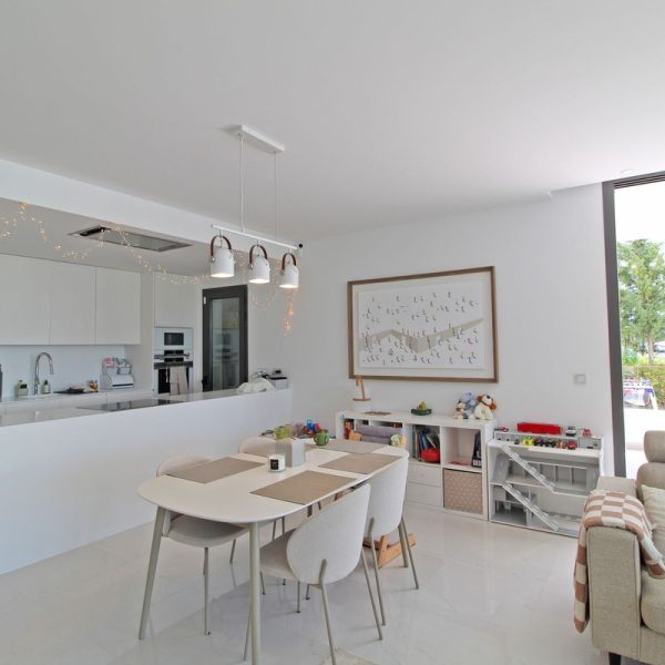 Apartment with Big Terrace for sale in Cataleya Estepona 10