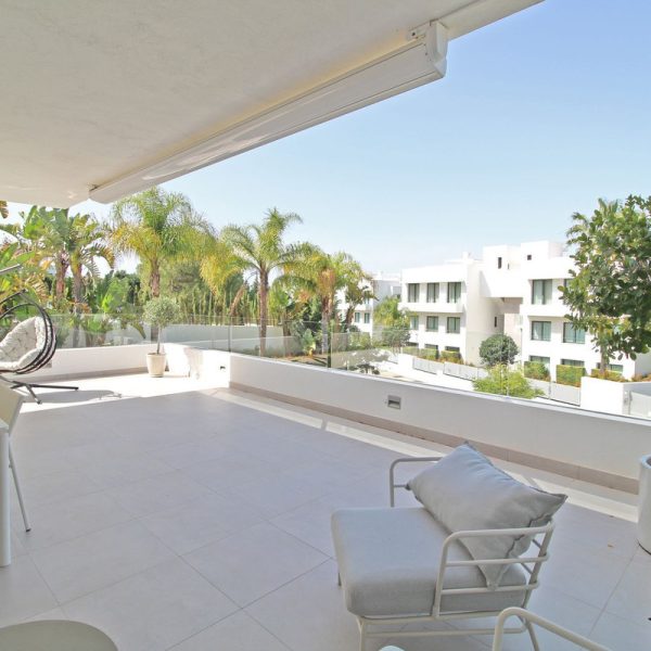 Apartment with Big Terrace for sale in Cataleya Estepona 11