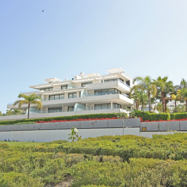 Apartment with Big Terrace for sale in Cataleya Estepona 12