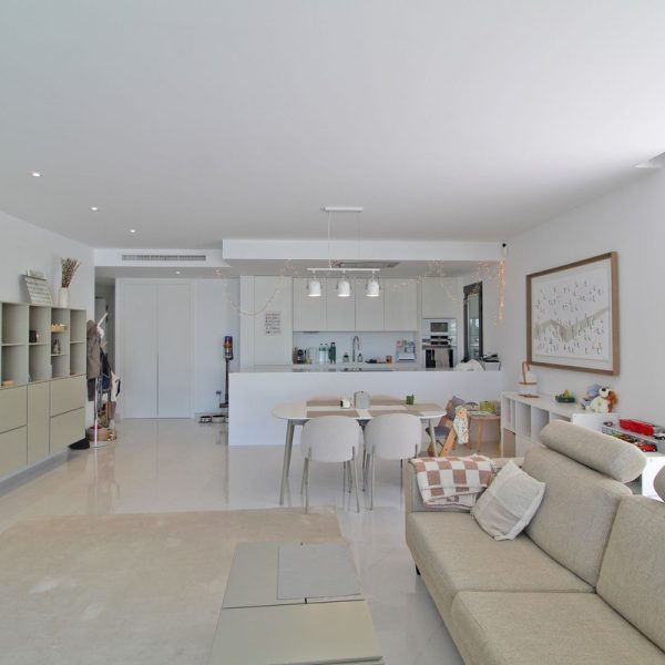 Apartment with Big Terrace for sale in Cataleya Estepona 2