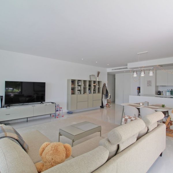 Apartment with Big Terrace for sale in Cataleya Estepona 4