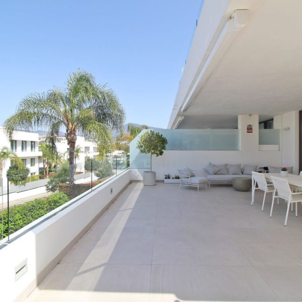 Apartment with Big Terrace for sale in Cataleya Estepona 7