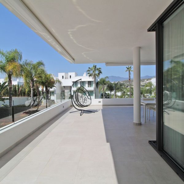 Apartment with Big Terrace for sale in Cataleya Estepona 8