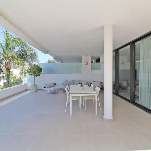 Apartment with Big Terrace for sale in Cataleya Estepona 9