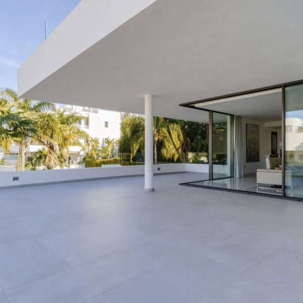 Discover-This-Exclusive-Apartment-for-Sale-in-Cataleya-Estepona (4)