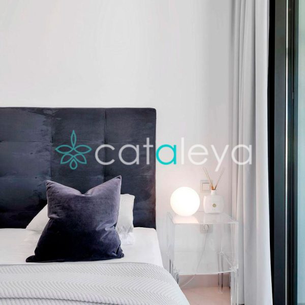 Luxury-Apartment-with-Large-Terrace-for-Sale-in-Cataleya-Estepona-(13)