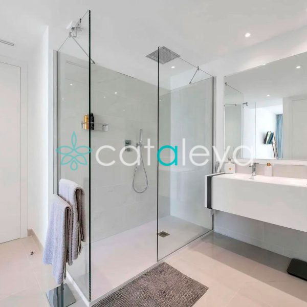 Luxury-Apartment-with-Large-Terrace-for-Sale-in-Cataleya-Estepona-(14)