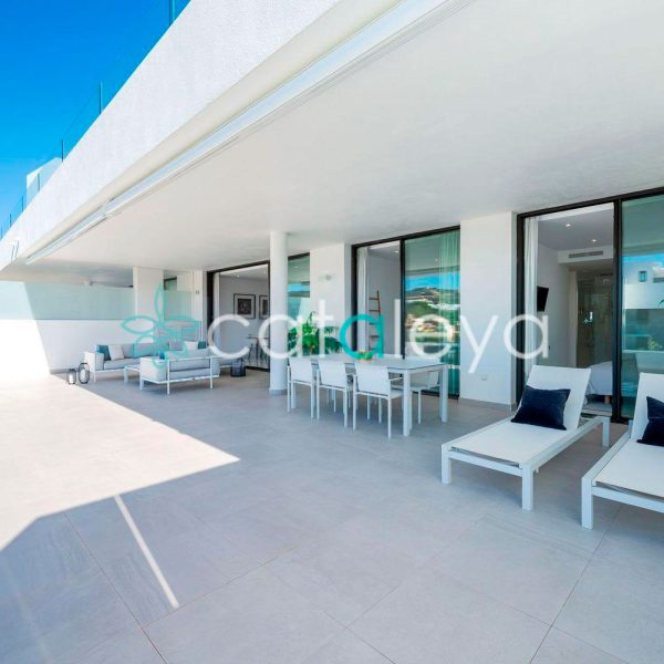 Luxury-Apartment-with-Large-Terrace-for-Sale-in-Cataleya-Estepona-(19)