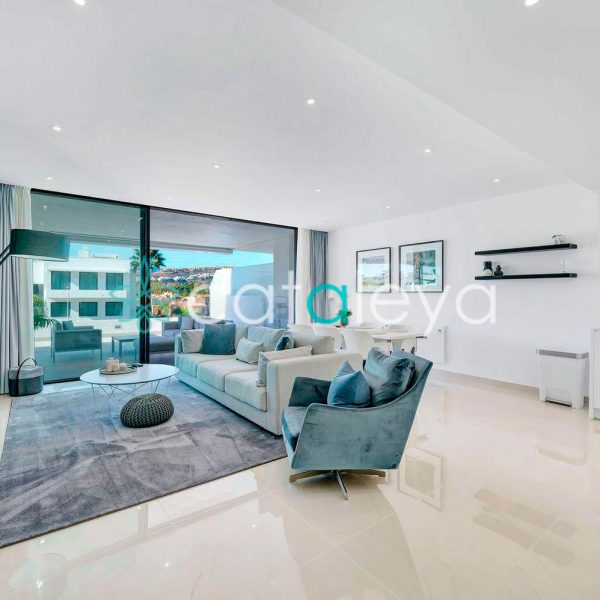 Luxury-Apartment-with-Large-Terrace-for-Sale-in-Cataleya-Estepona-(7)