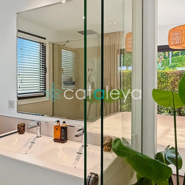 Spacious Apartment with Large Terrace for Sale in Cataleya Estepona, Atalaya Gol (12)