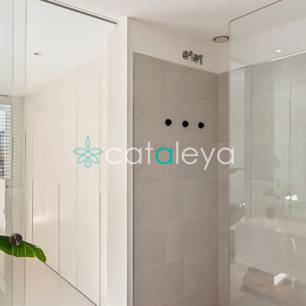 Spacious Apartment with Large Terrace for Sale in Cataleya Estepona, Atalaya Gol (13)