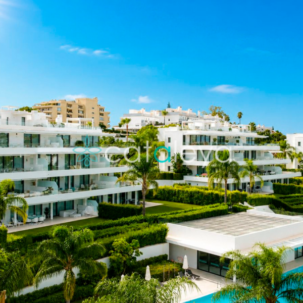Spacious Apartment with Large Terrace for Sale in Cataleya Estepona, Atalaya Gol (21)