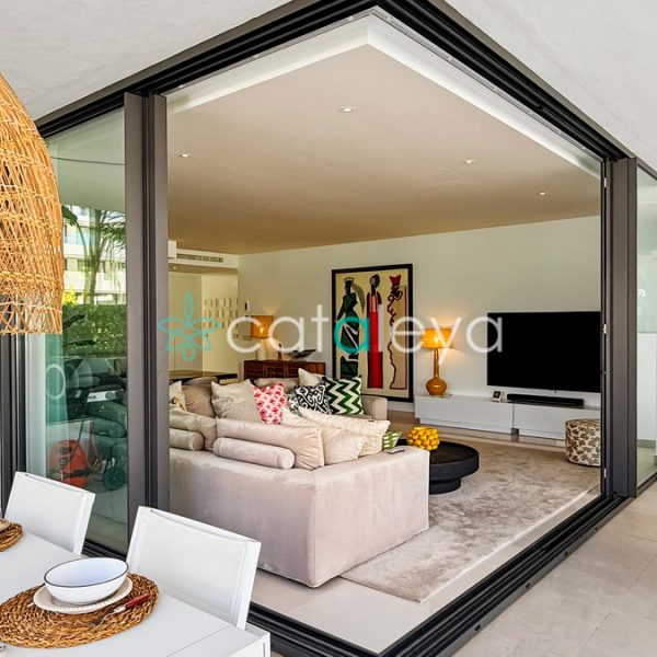 Spacious Apartment with Large Terrace for Sale in Cataleya Estepona, Atalaya Gol (3)