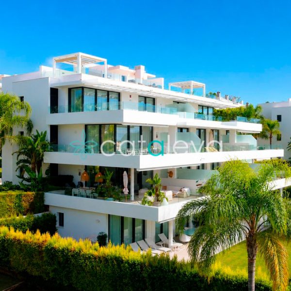 Spacious Apartment with Large Terrace for Sale in Cataleya Estepona, Atalaya Gol (5)