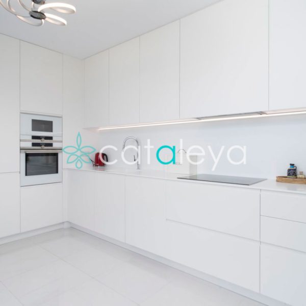 stunning-duplex-penthouse-for-sale-in-Cataleya-Estepona-(11)