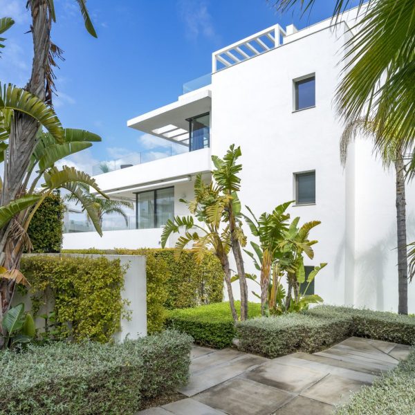 stunning-duplex-penthouse-for-sale-in-Cataleya-Estepona (12)