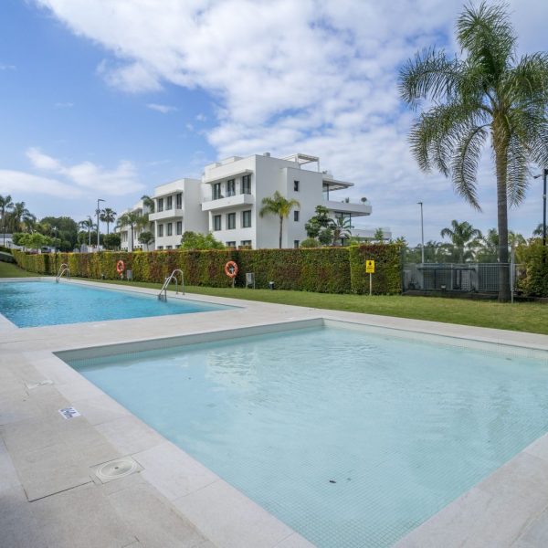stunning-duplex-penthouse-for-sale-in-Cataleya-Estepona (13)