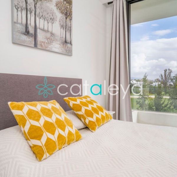 stunning-duplex-penthouse-for-sale-in-Cataleya-Estepona-(14)