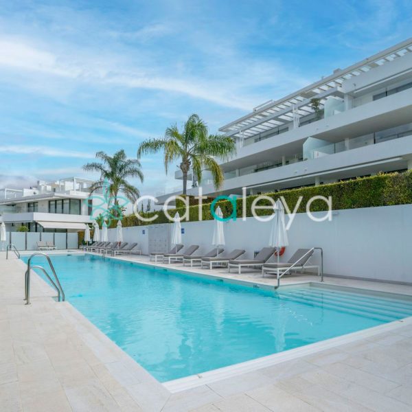 stunning-duplex-penthouse-for-sale-in-Cataleya-Estepona-(16)