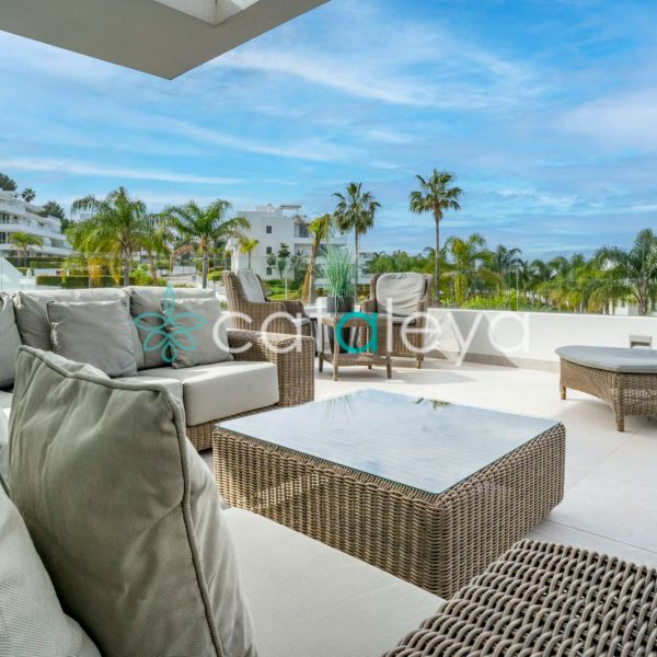 stunning-duplex-penthouse-for-sale-in-Cataleya-Estepona-(17)