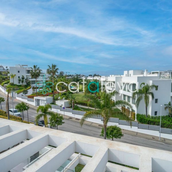 stunning-duplex-penthouse-for-sale-in-Cataleya-Estepona-(5)
