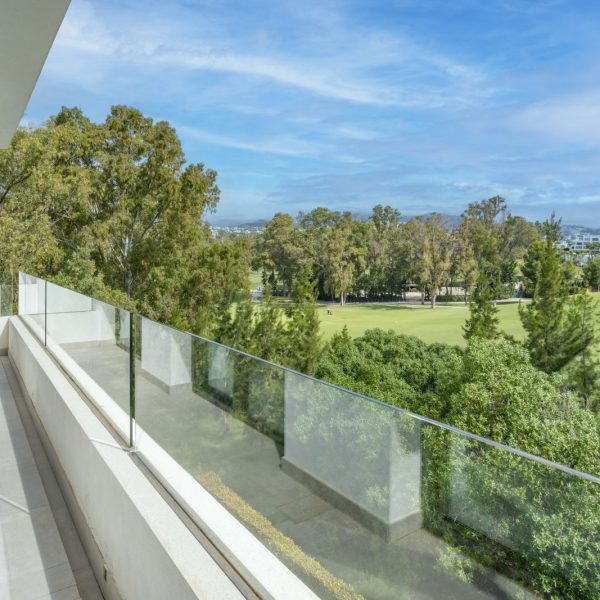 stunning-duplex-penthouse-for-sale-in-Cataleya-Estepona (7)