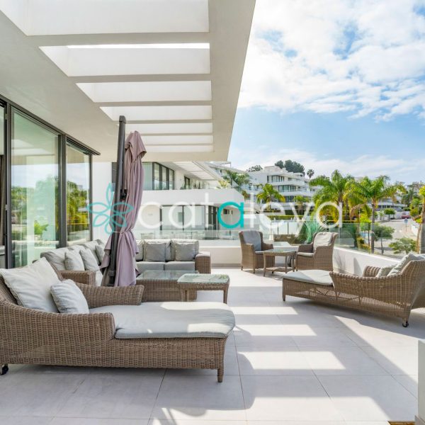 stunning-duplex-penthouse-for-sale-in-Cataleya-Estepona-(8)